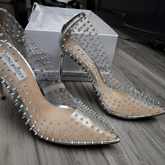 Heels - Picture 3 of 3